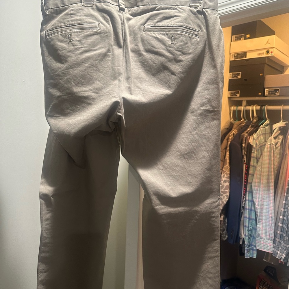 Vineyard Vines Tan Chinos Classic Style